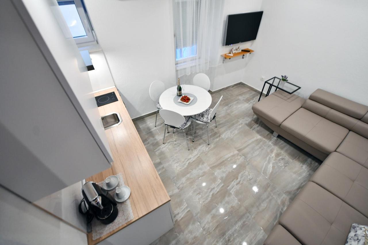 Apartment Lavanda - Suite Сини Екстериор снимка