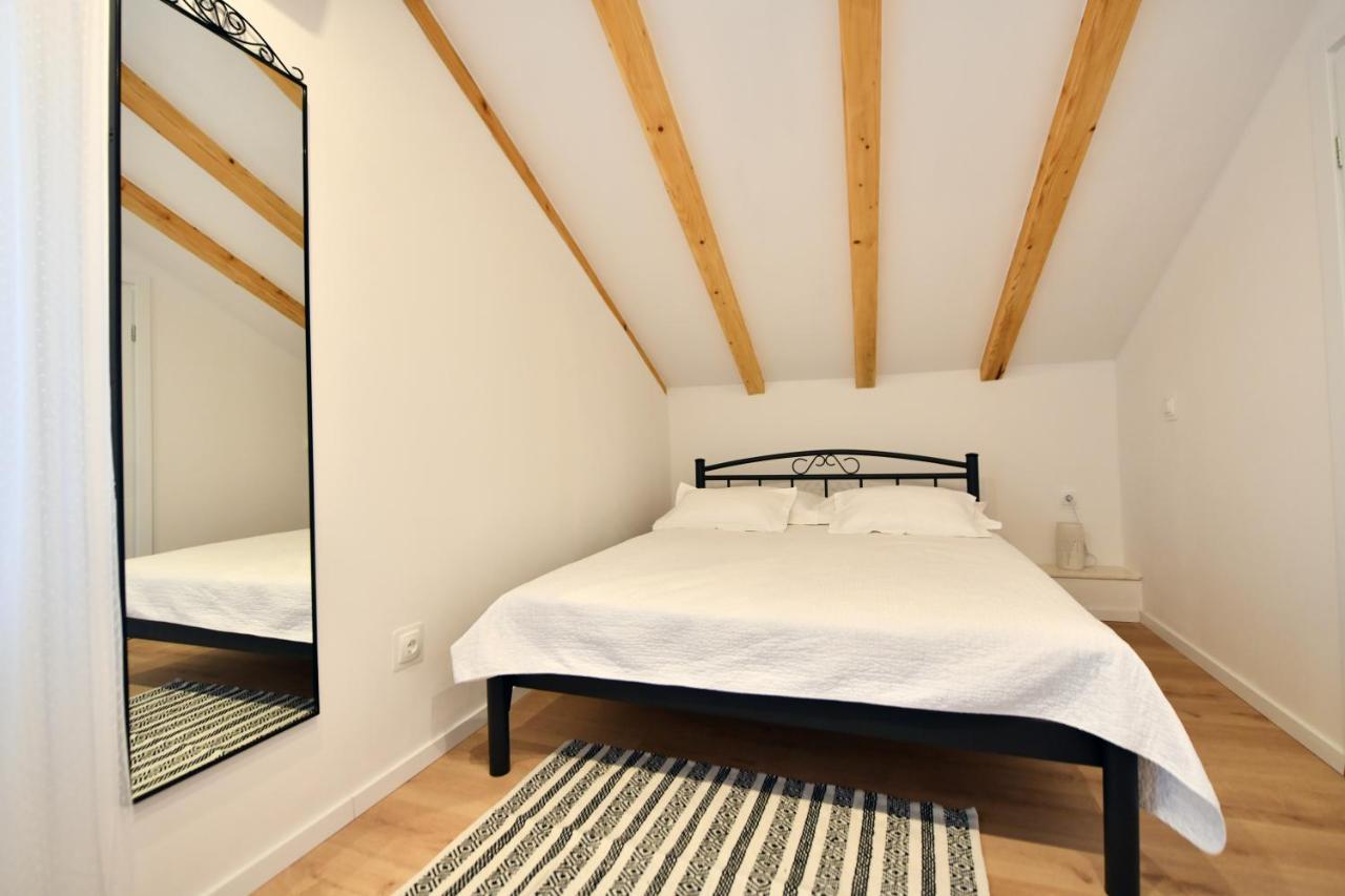 Apartment Lavanda - Suite Сини Екстериор снимка