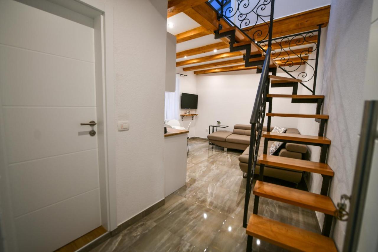 Apartment Lavanda - Suite Сини Екстериор снимка