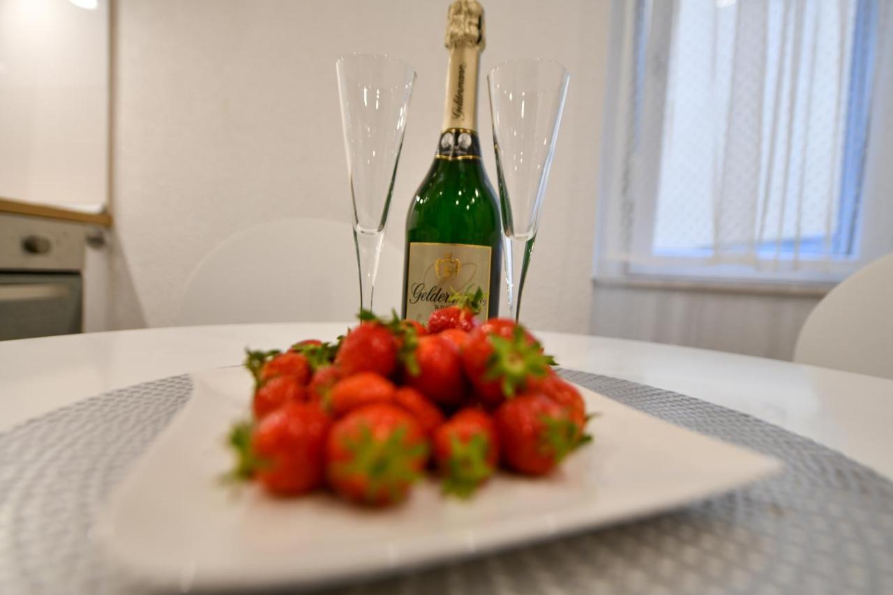 Apartment Lavanda - Suite Сини Екстериор снимка