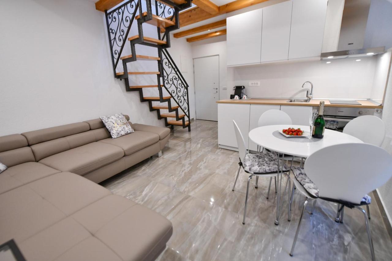 Apartment Lavanda - Suite Сини Екстериор снимка